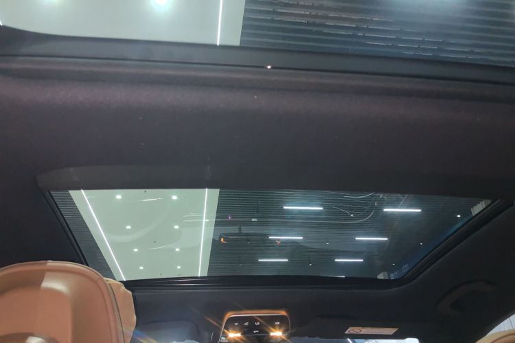 奔驰E级 2025款 E 260 L中控内饰22