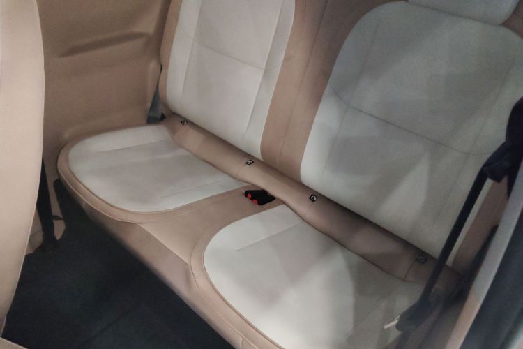 吉利银河 2023款 熊猫mini 200km 耐力熊中控内饰21