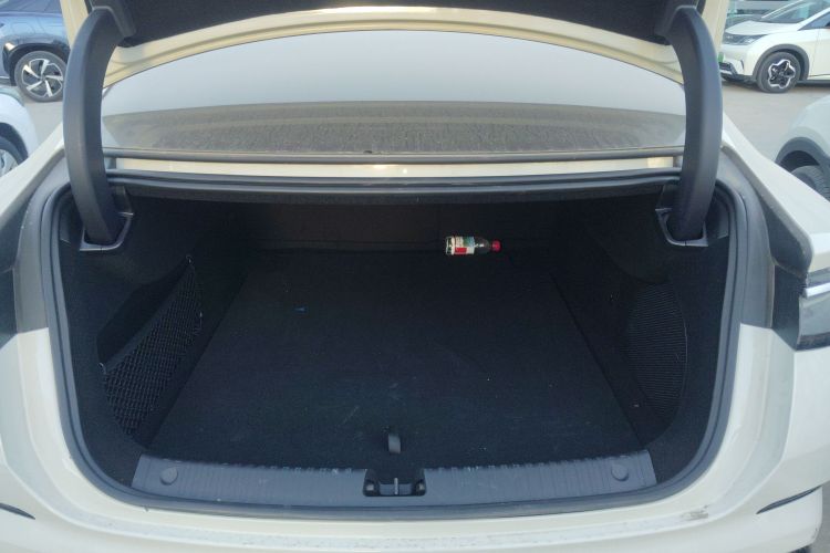 比亚迪 海豹07 DM-i 2025款 智驾版 DM-i 1.5L 125km 尊贵型机舱底盘23