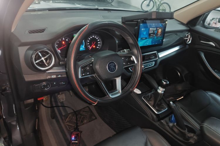 比亚迪 宋 2021款 经典版 1.5T 手动豪华型中控内饰7002