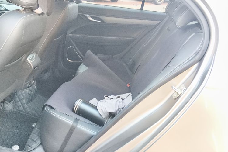 吉利汽车 帝豪 2021款 UP 1.5L CVT豪华型中控内饰21