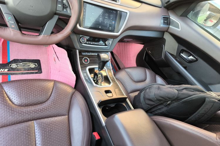 陆风X7 2015款 2.0T 全景尊贵版中控内饰18