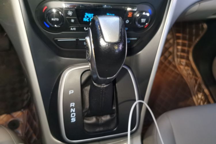 福特 翼虎 2013款 1.6L GTDi 四驱精英型中控内饰18