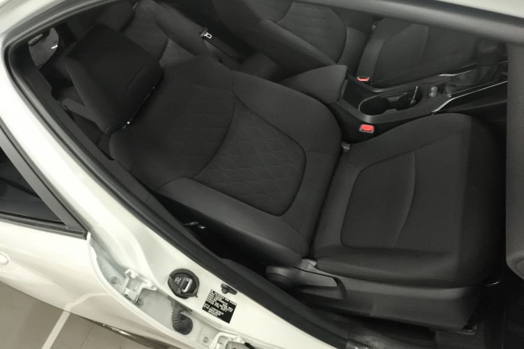 丰田 卡罗拉锐放 2024款 2.0L 先锋版局部细节41