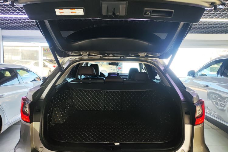 雷克萨斯RX 2016款 450h 四驱豪华版机舱底盘23