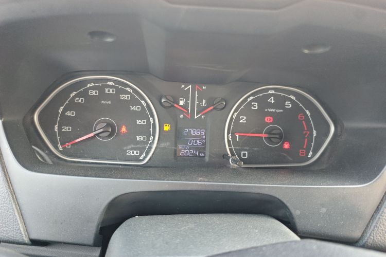 猎豹汽车 猎豹Q6 2015款 2.4L 手动两驱精英型中控内饰14