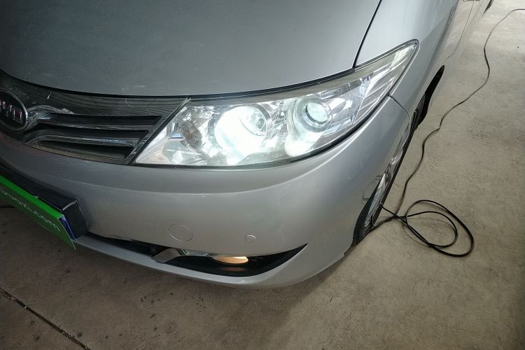 比亚迪M6 2015款 2.4L 自动尊贵版局部细节36