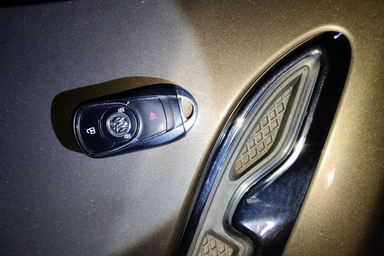 别克 昂科威 2016款 20T 两驱精英型中控内饰7001