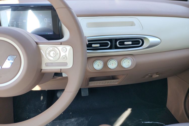 五菱汽车 宏光MINIEV 2025款 四门版 进阶款中控内饰16