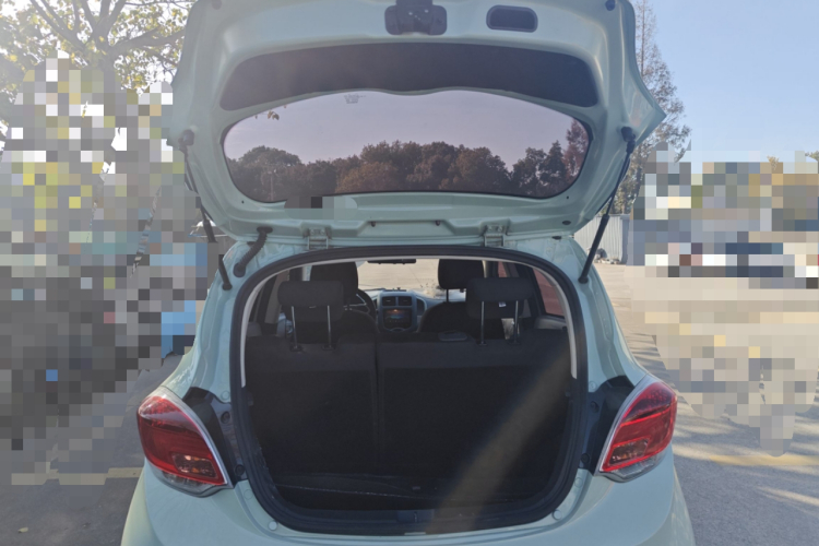 长安欧尚 奔奔E-Star 2021款 国民版 多彩款 磷酸铁锂（31.86kWh）局部细节23