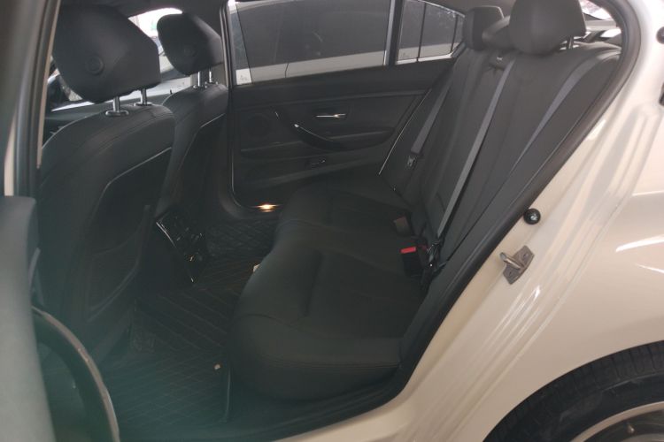 宝马3系 2019款 320Li M运动套装中控内饰21