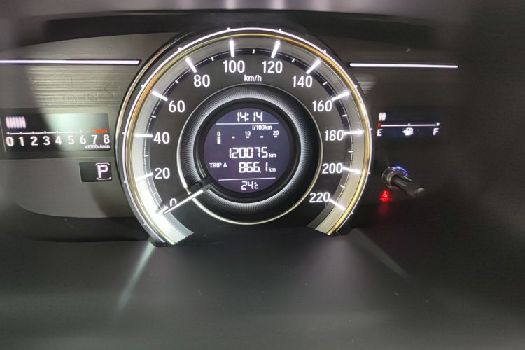 本田 艾力绅 2016款 2.4L 经典版中控内饰15