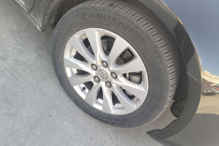 别克 君越 2013款 2.4L SIDI领先舒适型车身外观10