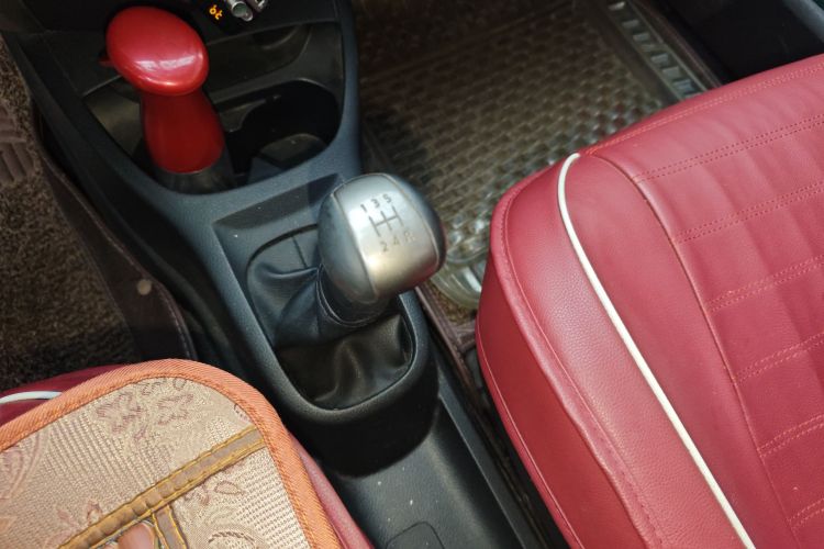 日产 骊威 2013款 劲锐 1.6XL 手动舒适版中控内饰18