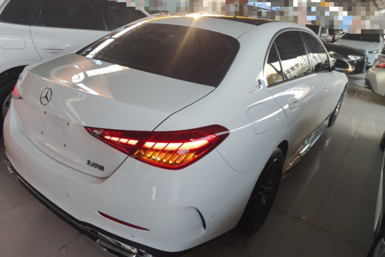 奔驰C级 2022款 C 260 L 运动版车身外观7