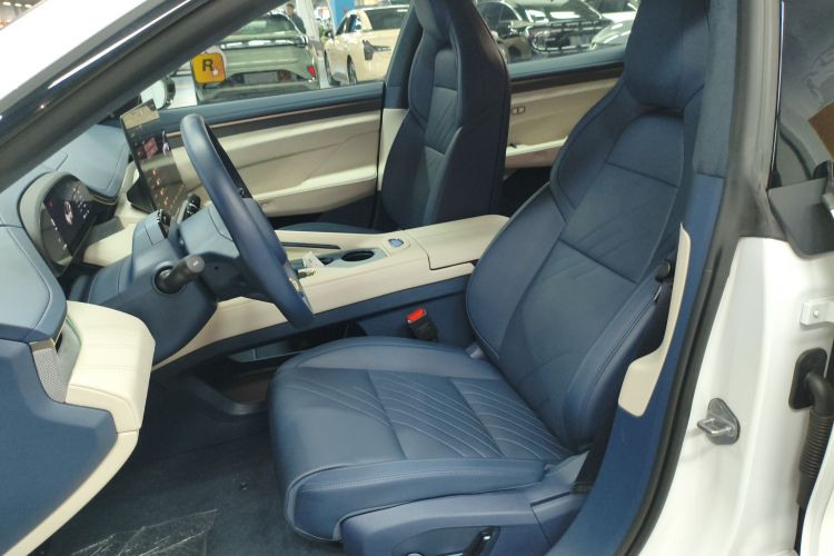 极氪001 2025款 WE版 100kWh 后驱局部细节19