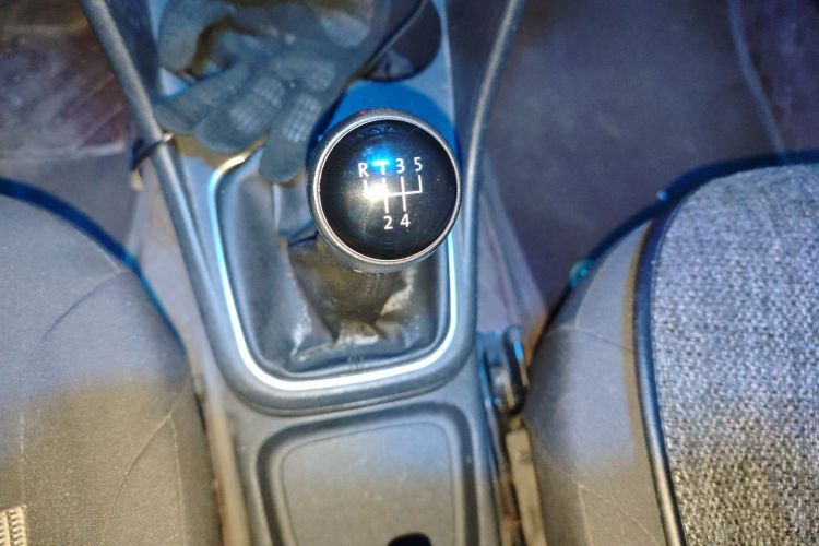 大众 Polo 2014款 1.4L 手动风尚版中控内饰18