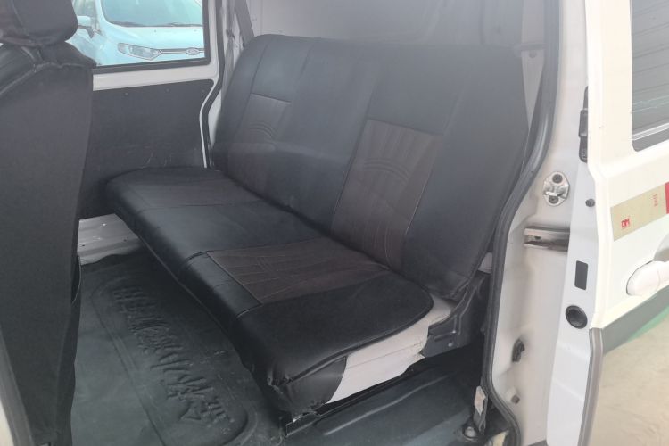 金杯 小海狮X30 2021款 1.5L 舒适型无空调版客车国VI SWC15M中控内饰21