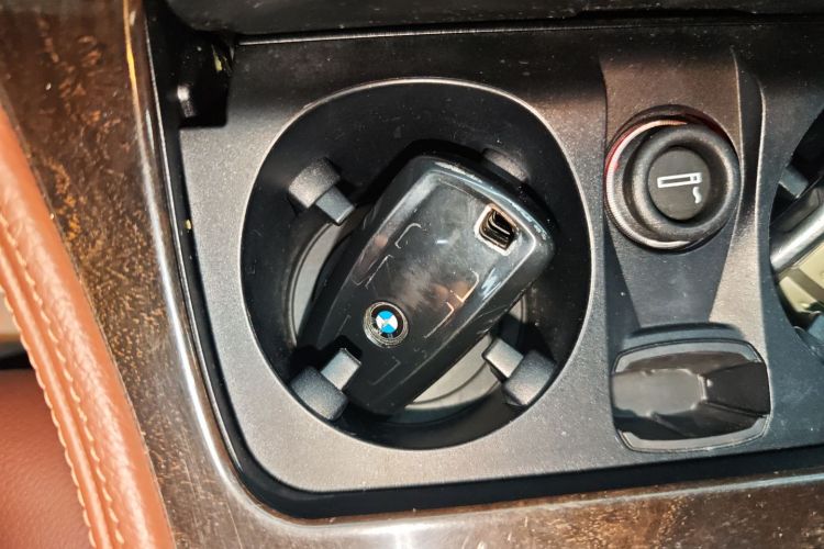 宝马5系 2017款 525Li 领先型中控内饰11