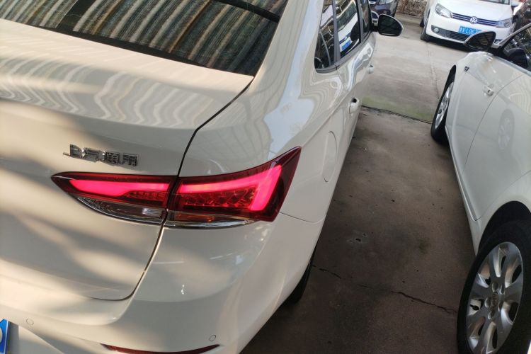 别克 英朗 2021款 改款 典范 1.5L 自动精英型车身外观6006