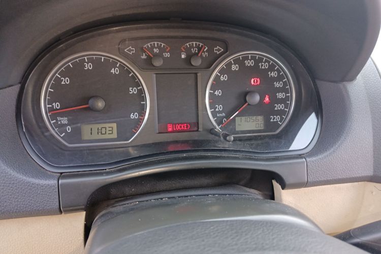 大众 Polo 2008款 劲取 1.4L 自动雅致版中控内饰14