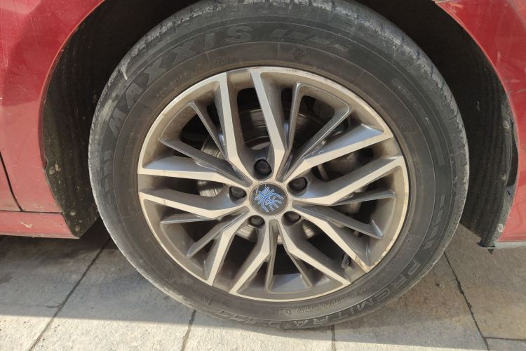 比亚迪 秦Pro新能源 2018款 EV500 智联领耀型车身外观10