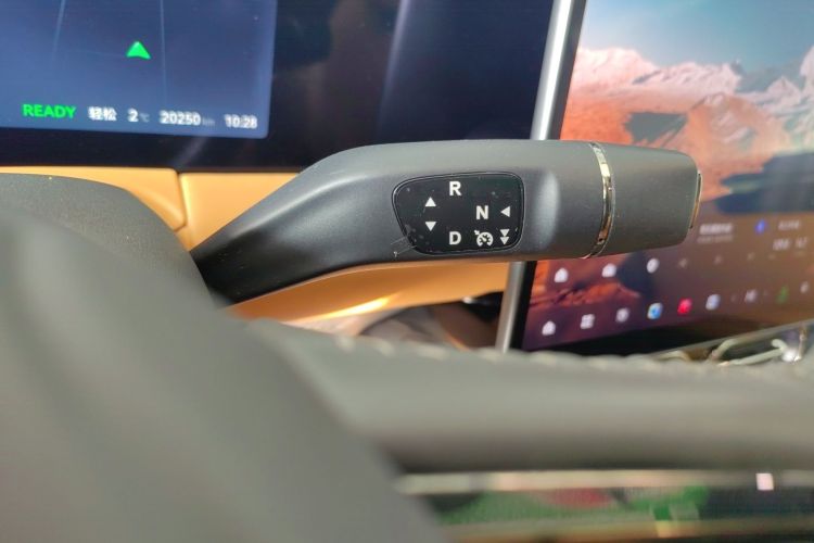 零跑汽车 零跑C01 2024款 增程 316尊享版中控内饰18