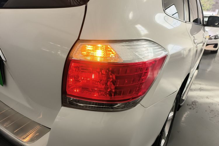 丰田 汉兰达 2012款 2.7L 两驱5座精英版车身外观9