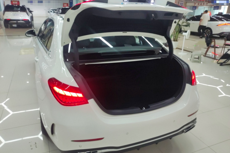 奔驰C级 2023款 C 200 L 运动版局部细节23