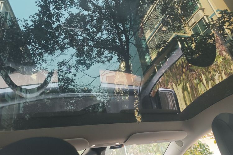 特斯拉 Model Y 2021款 标准续航后驱版局部细节22