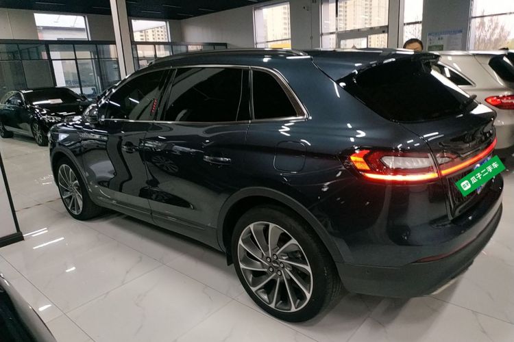 林肯 航海家 2022款 2.7T 四驱尊雅版车身外观4
