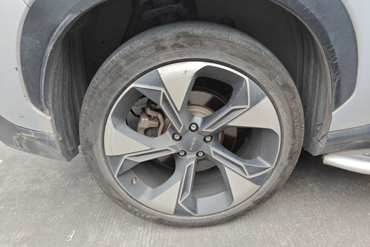 埃安 AION V 2021款 Plus 80 智享科技版 三元锂车身外观6008