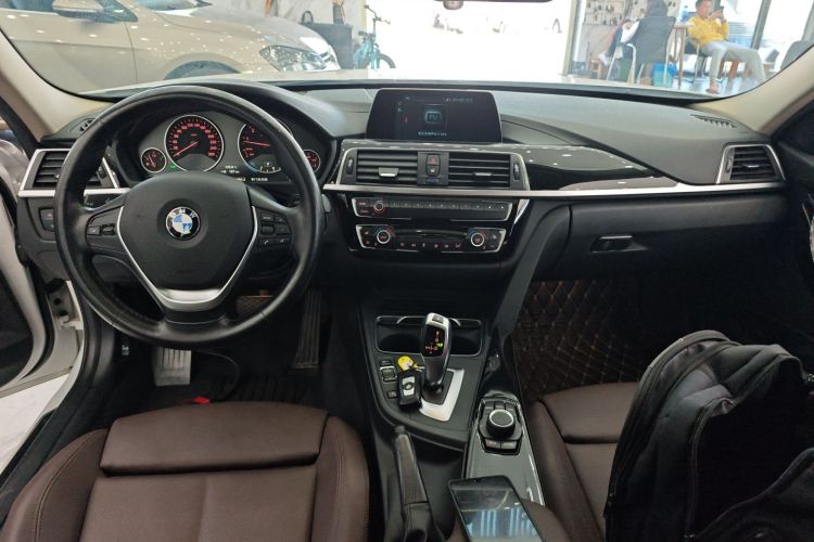 宝马3系 2018款 320Li 时尚型中控内饰12