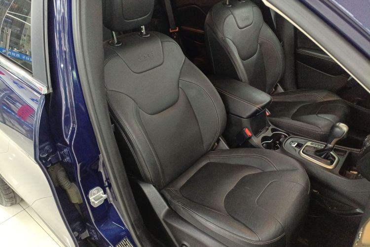 Jeep 自由光 2016款 2.0L 优越版局部细节41