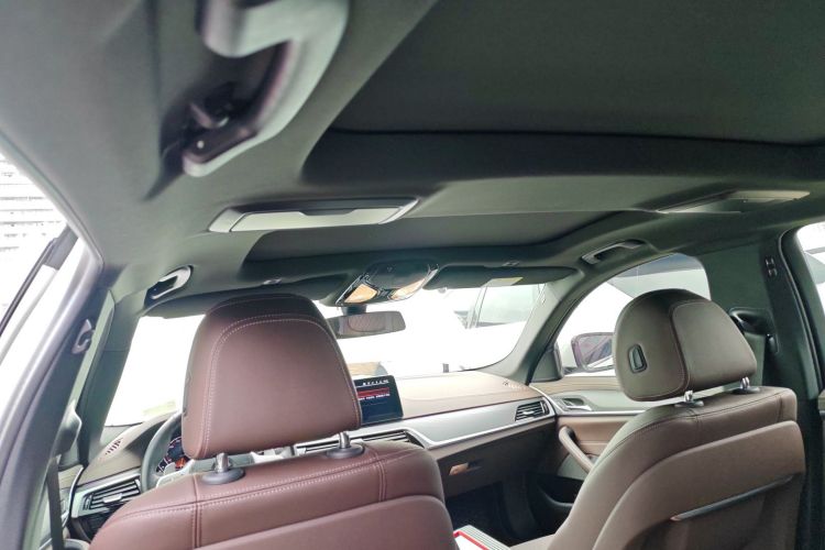 宝马5系 2023款 530Li 领先型 M运动套装局部细节22