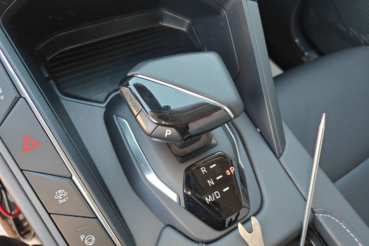 领克06 2023款 Remix 1.5T Shero中控内饰18