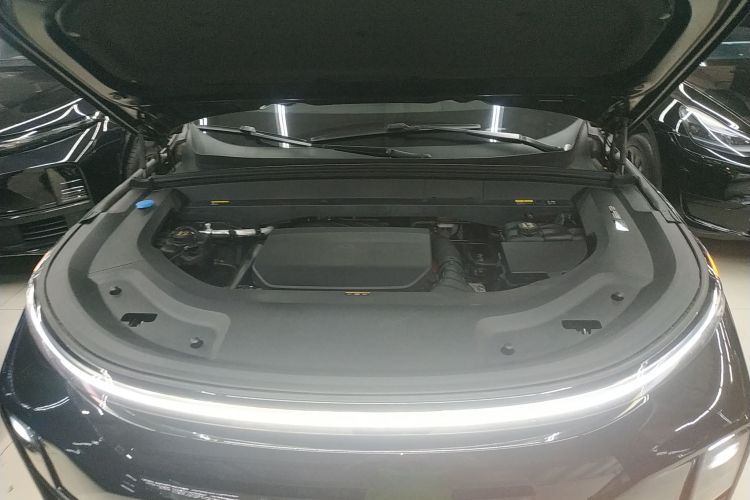 理想汽车 理想L9 2022款 Max机舱底盘24