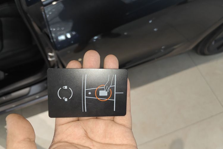 特斯拉 Model 3 2023款 后轮驱动版中控内饰11