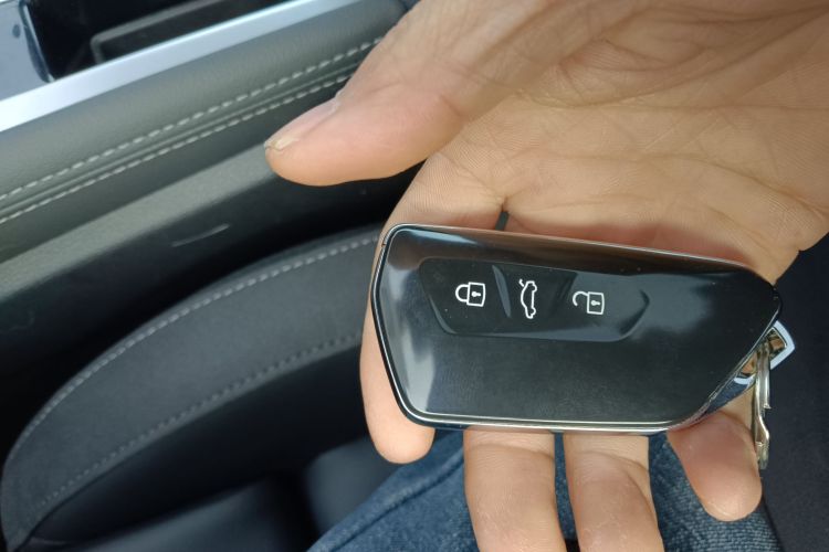 大众 迈腾 2024款  300TSI DSG尊享版显眼包中控内饰11