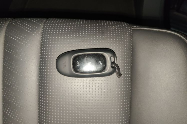 理想汽车 理想ONE 2020款 增程6座版中控内饰7001