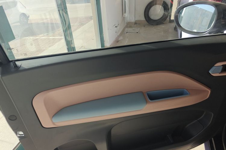 奇瑞新能源 QQ冰淇淋 2025款 155km 圣代版中控内饰47