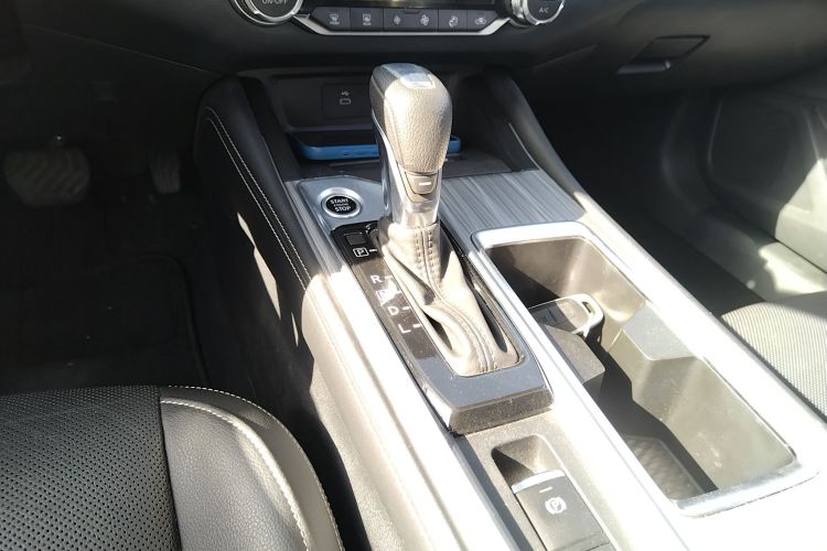 日产 天籁 2022款 2.0T XL 进享版中控内饰18