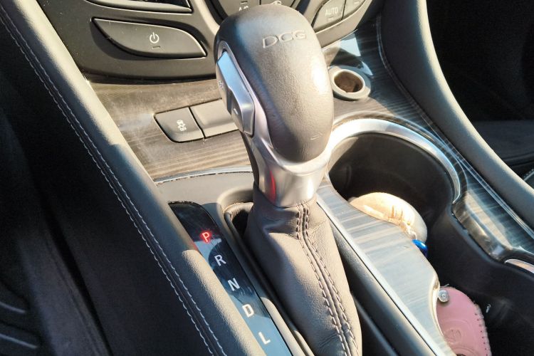 别克 昂科威 2018款 20T 两驱精英型中控内饰18