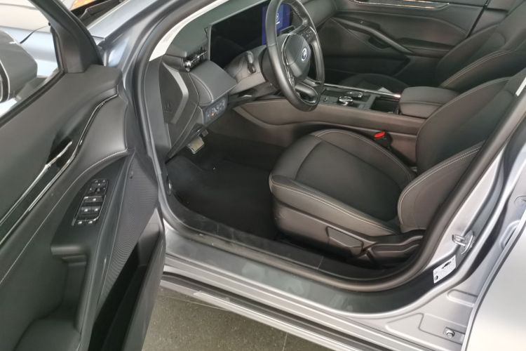 福特 蒙迪欧 2022款 EcoBoost 245 时尚型中控内饰20