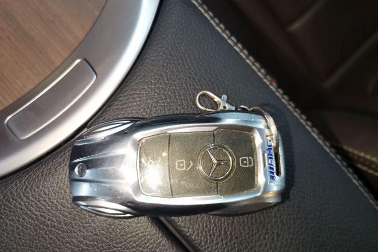 奔驰GLC 2021款 GLC 300 L 4MATIC 动感型中控内饰7001