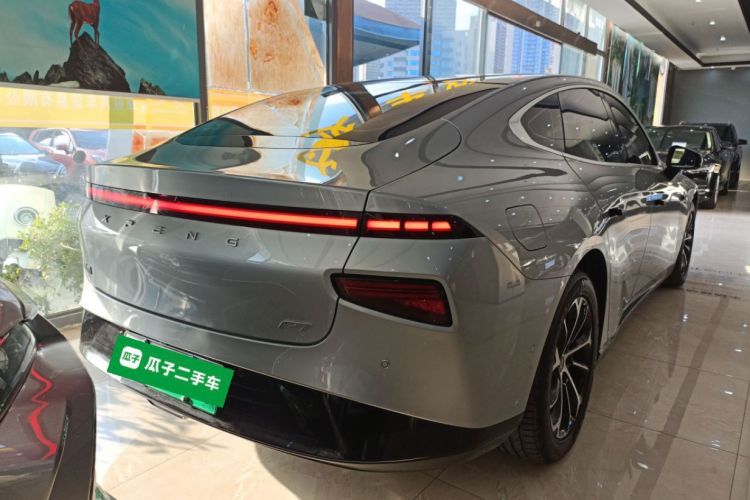 小鹏P7 2022款 625E车身外观7