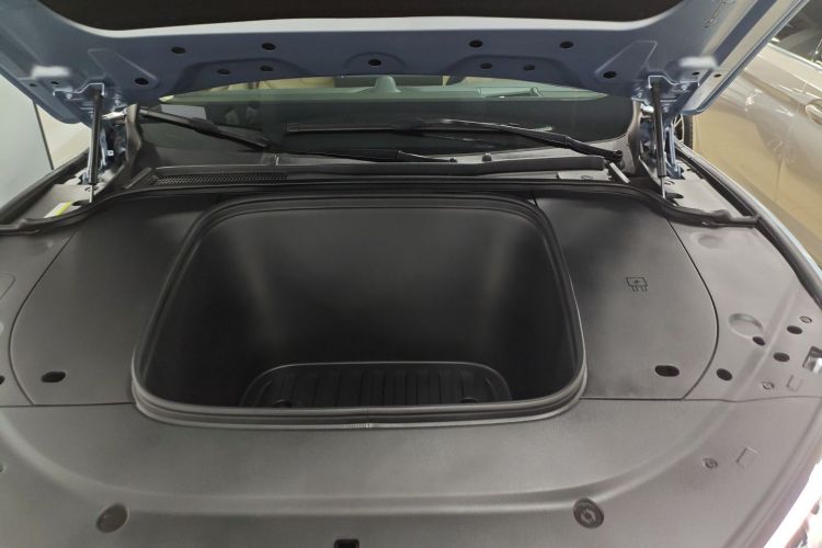 鸿蒙智行 问界M5 2023款 纯电四驱智驾版机舱底盘24