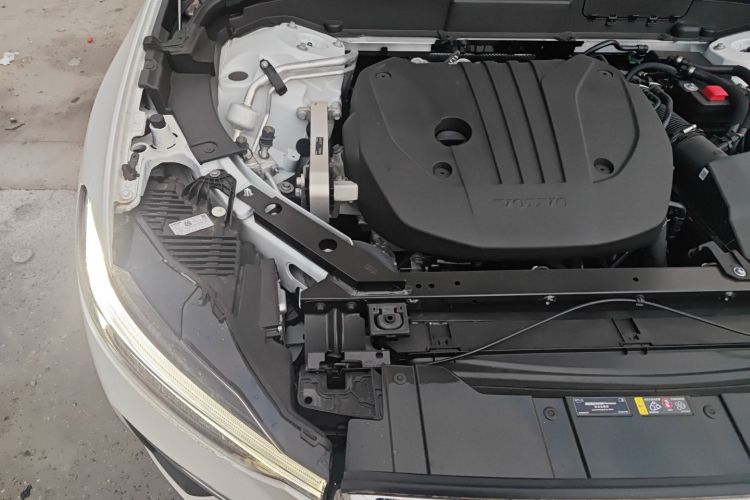 沃尔沃XC60 2026款 B5 四驱智远豪华版机舱底盘25