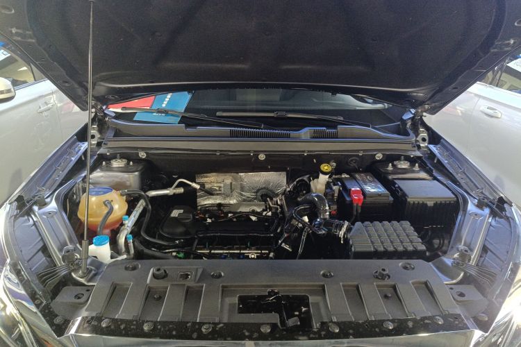 捷途X70 2023款 1.5T DCT梦想版 5座机舱底盘24