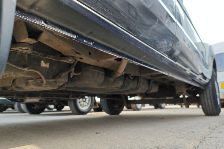 福特 全顺 2019款 2.0T柴油多功能商用车中轴中顶6座国VI局部细节9002